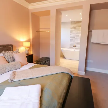 Holiday home Allendale House *
