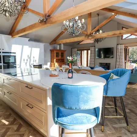 Holiday home Allendale House *